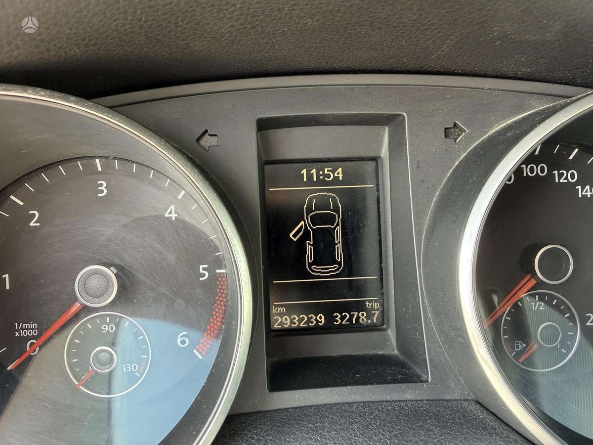 Volkswagen Golf - 11