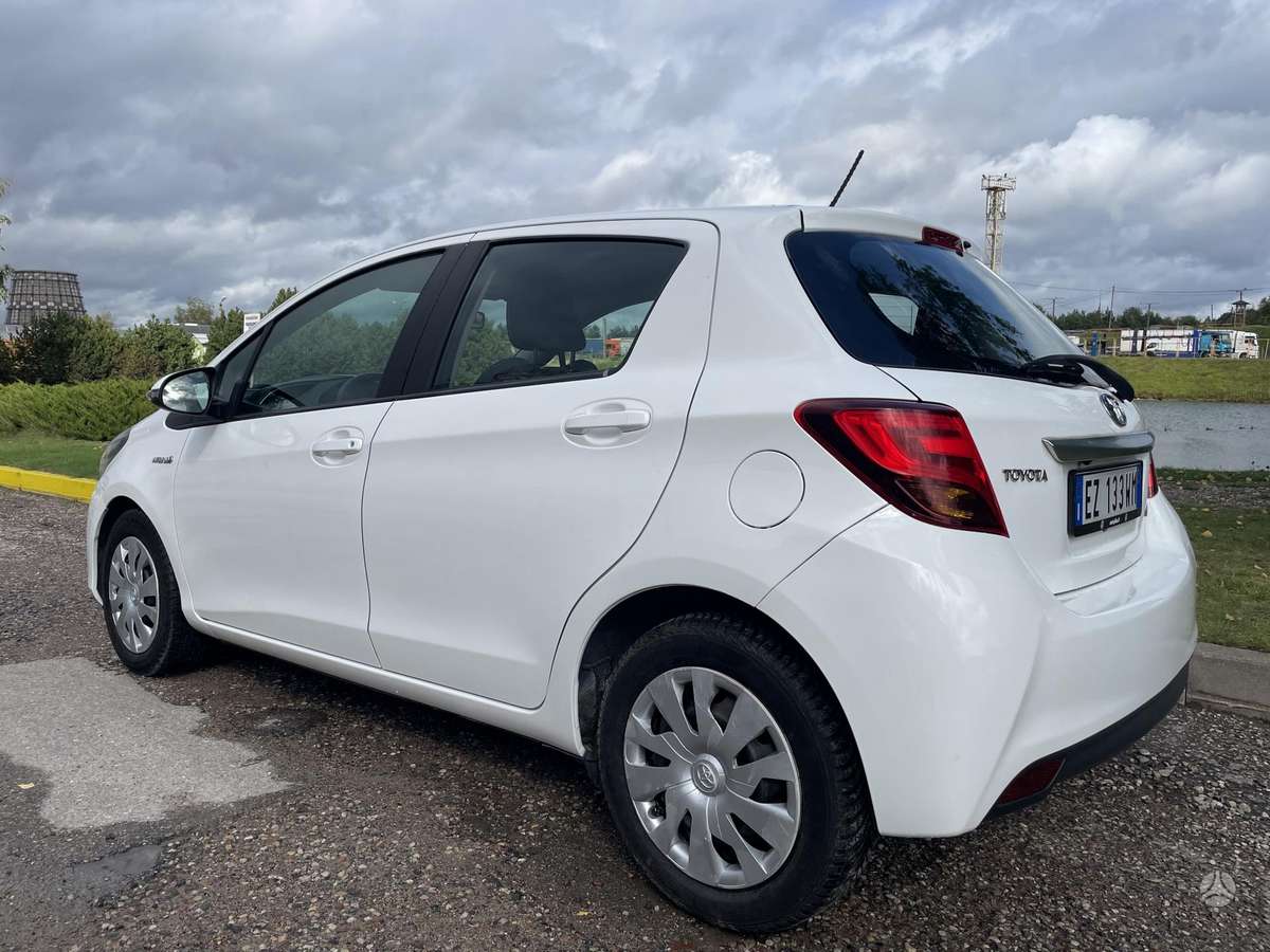Toyota Yaris - 4