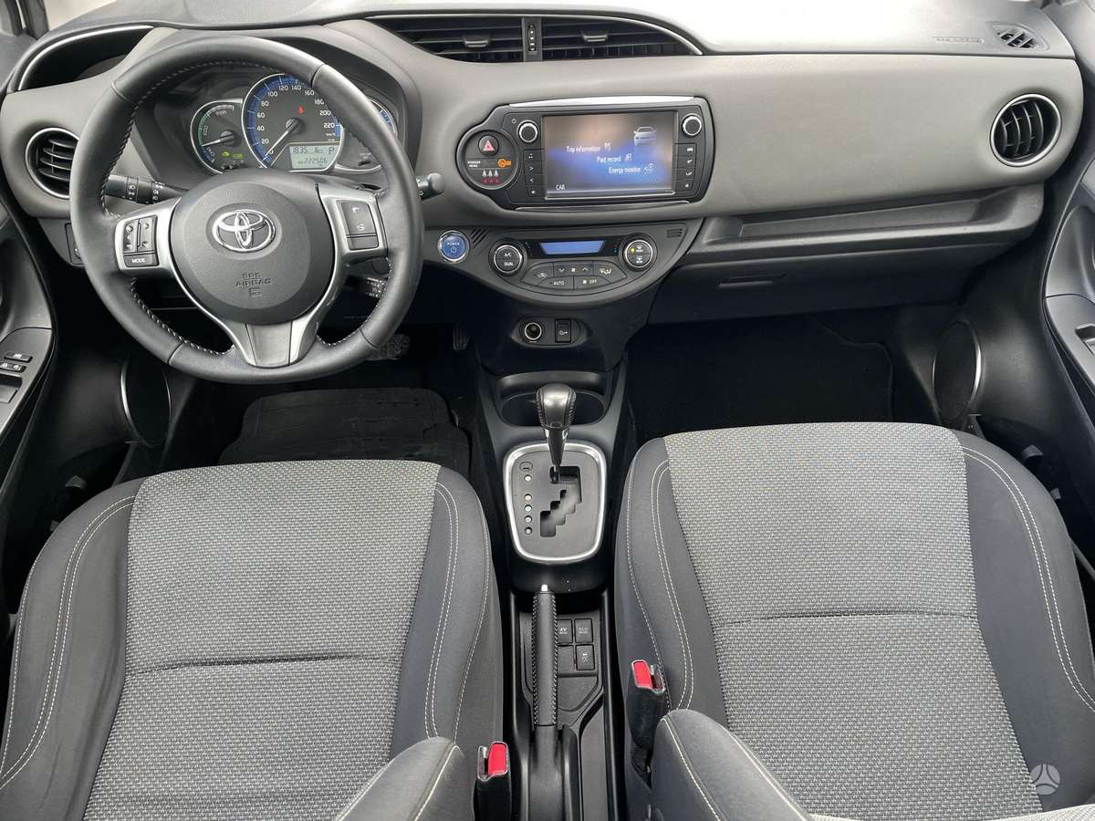 Toyota Yaris - 5