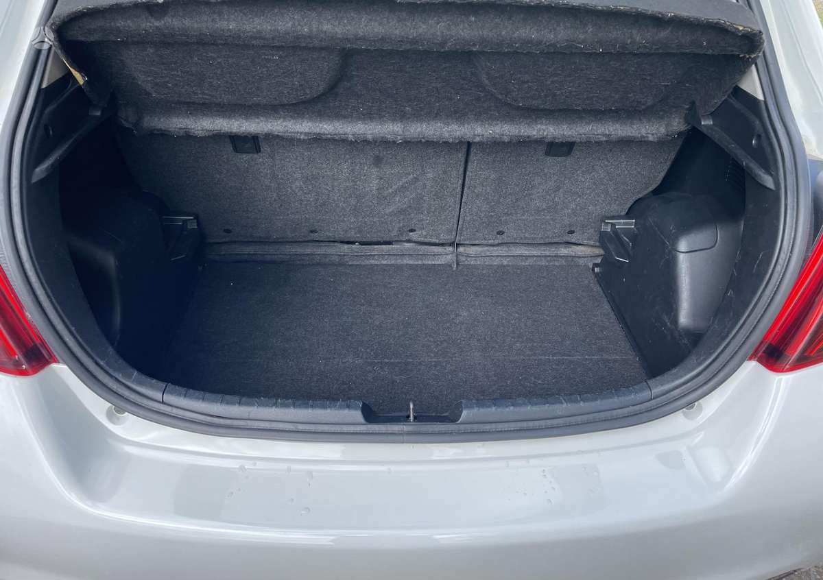 Toyota Yaris - 11