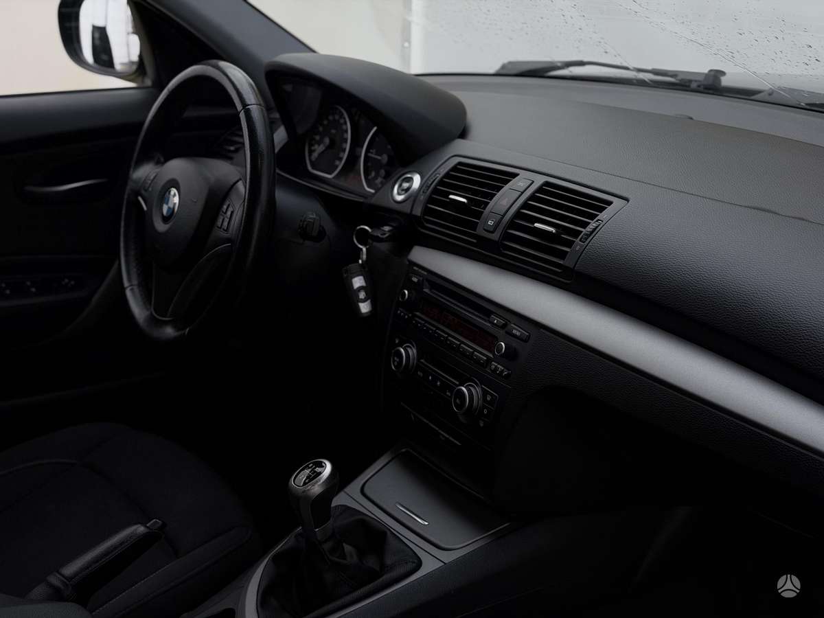BMW 118, 2.0 l., hatchback