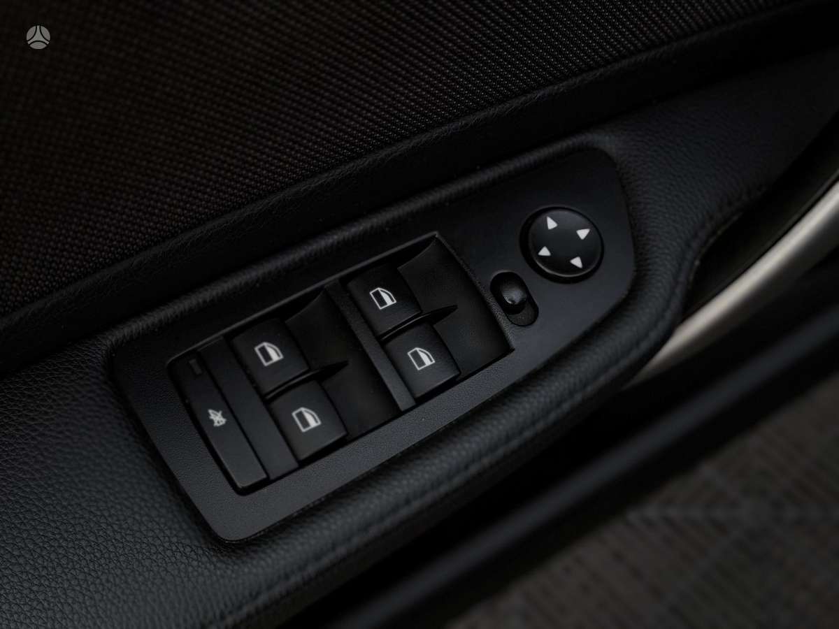 BMW 118, 2.0 l., hatchback