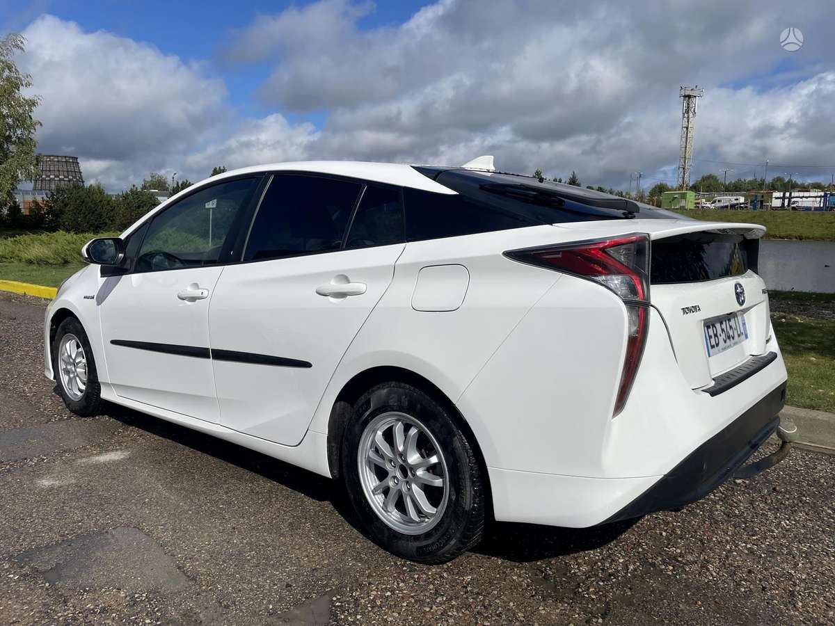 Toyota Prius - 3
