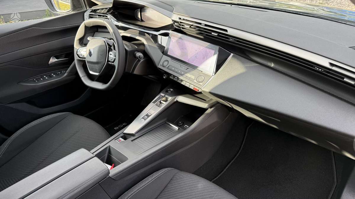 Peugeot 308, 1.2 l., hatchback
