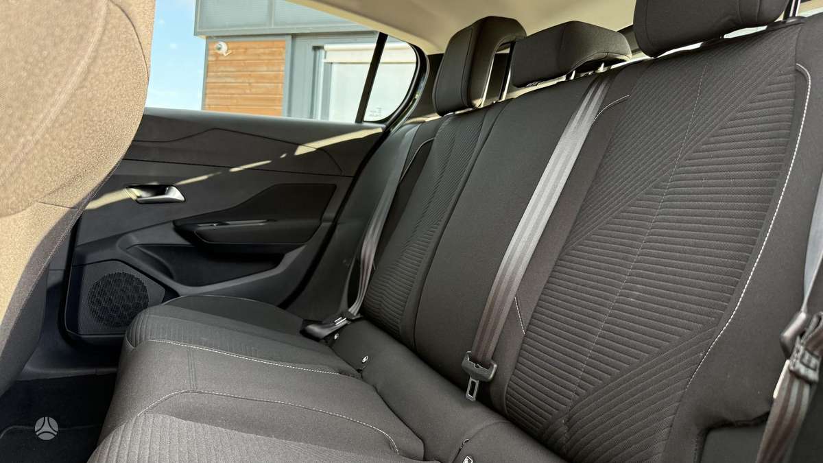 Peugeot 308, 1.2 l., hatchback