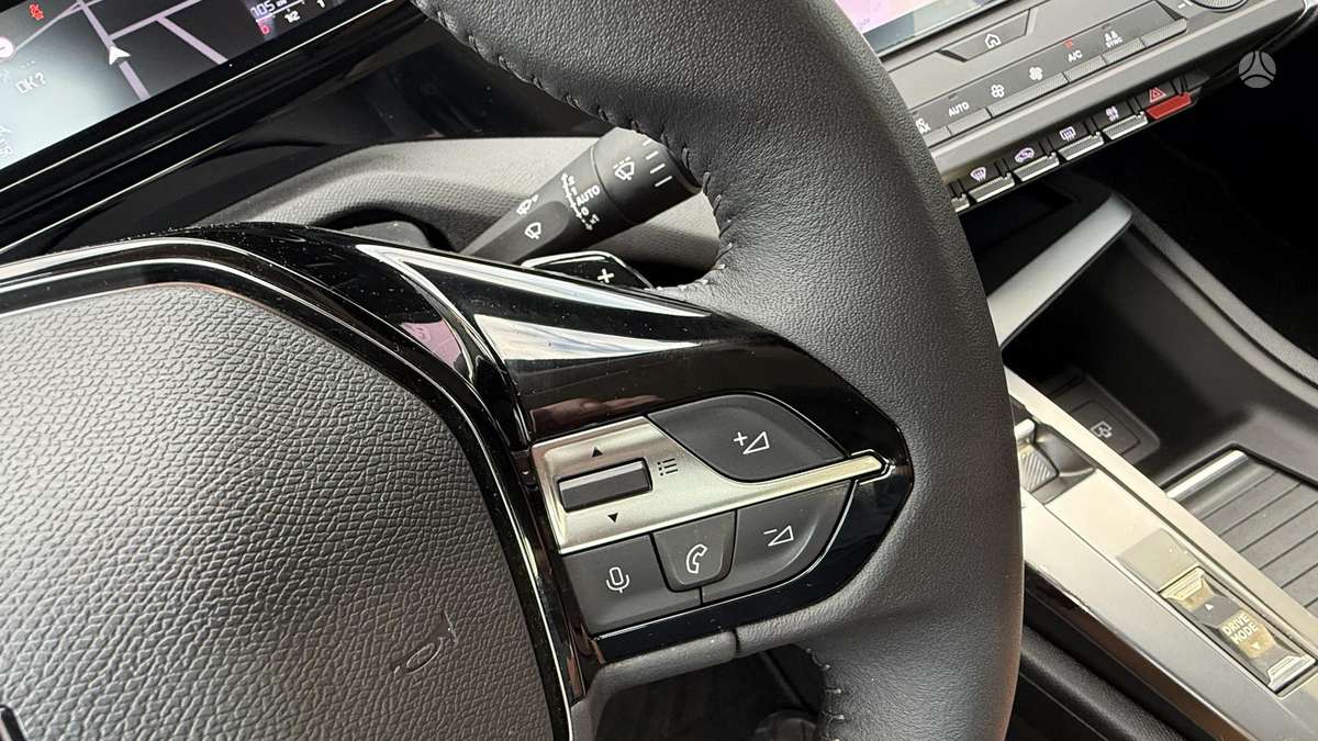 Peugeot 308, 1.2 l., hatchback
