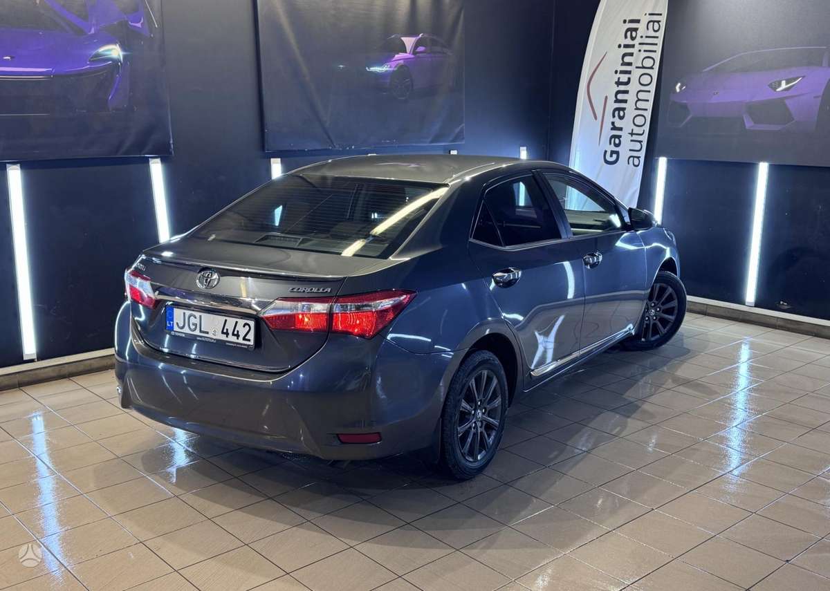 Toyota Corolla, 1.6 l., Седан