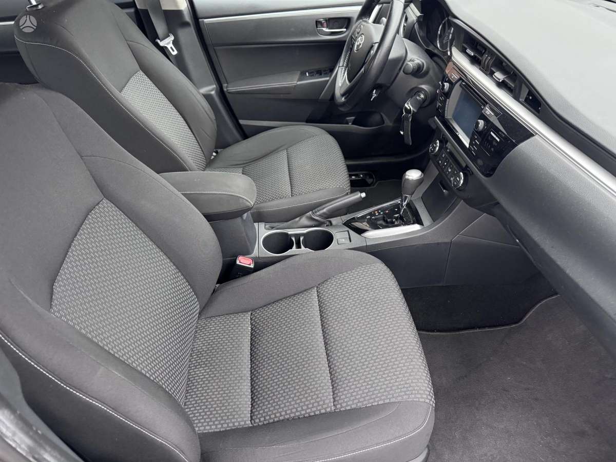 Toyota Corolla, 1.6 l., Седан