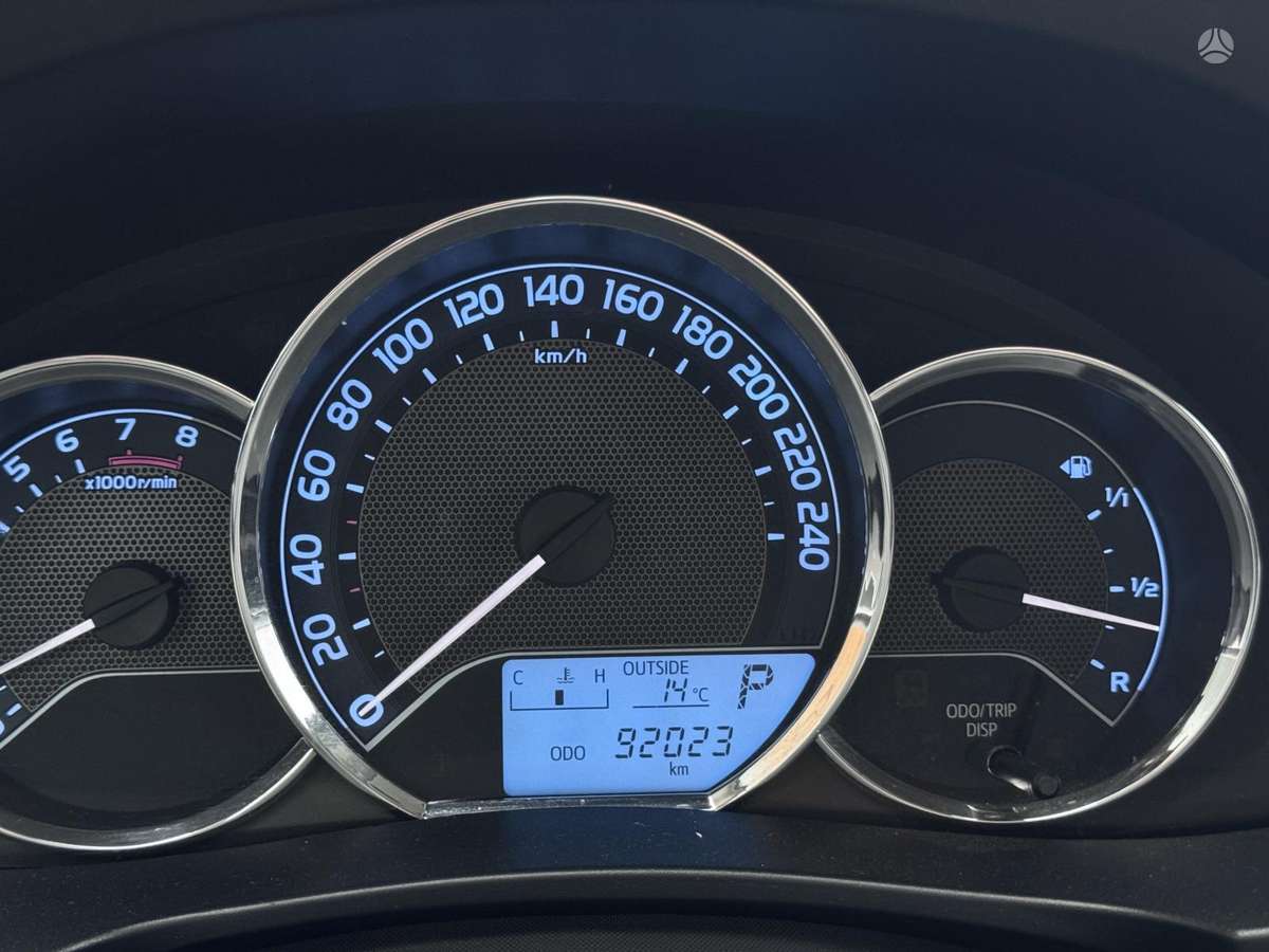 Toyota Corolla, 1.6 l., Седан