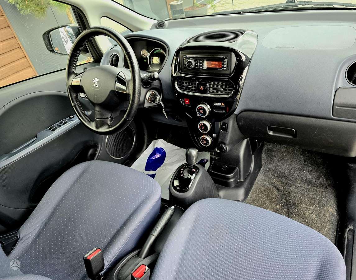 Peugeot iOn, Хэтчбек