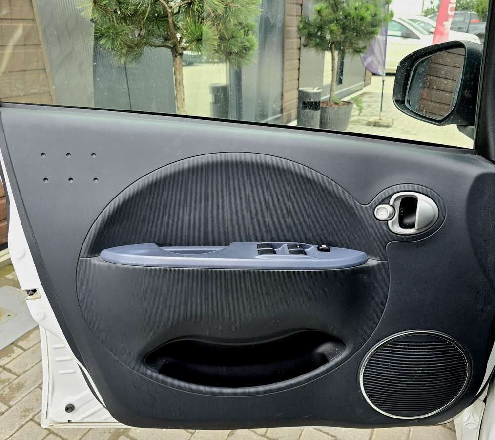 Peugeot iOn, Хэтчбек