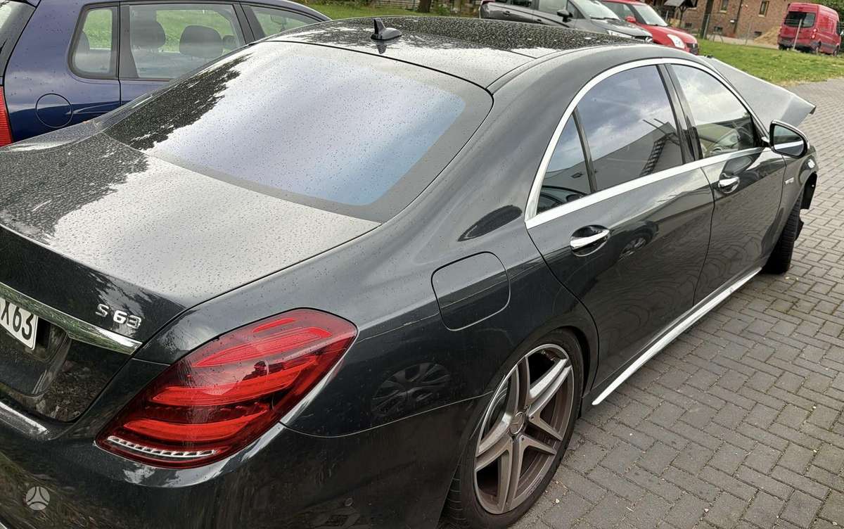 Mercedes-Benz S63 AMG - 2