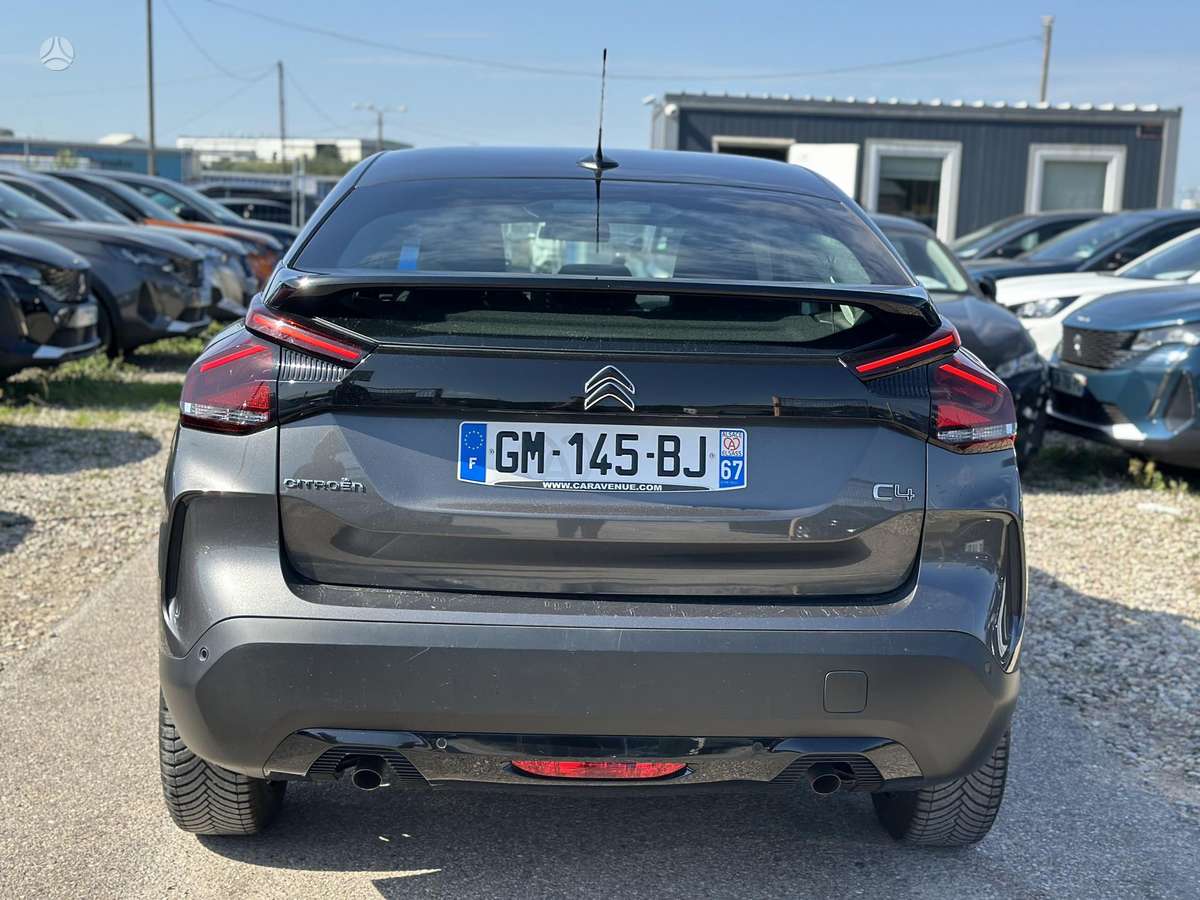 Citroen C4, 1.2 l., off-road / crossover