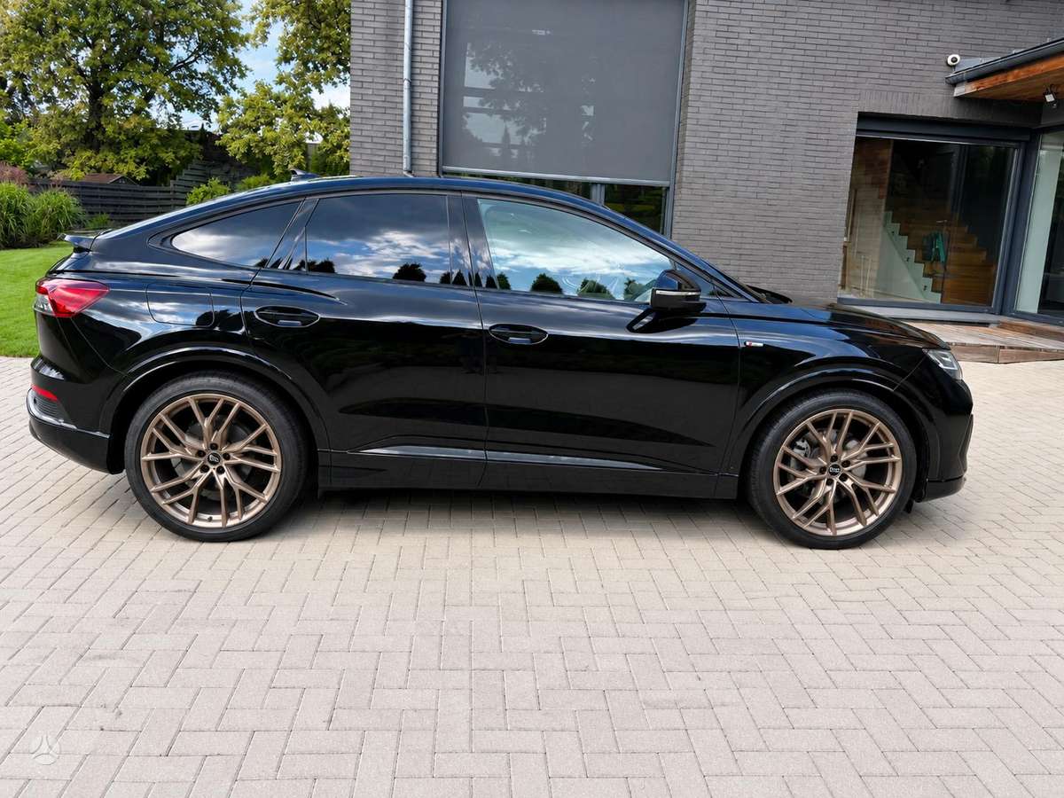 Audi Q4 e-tron, 82 kWh, off-road / crossover