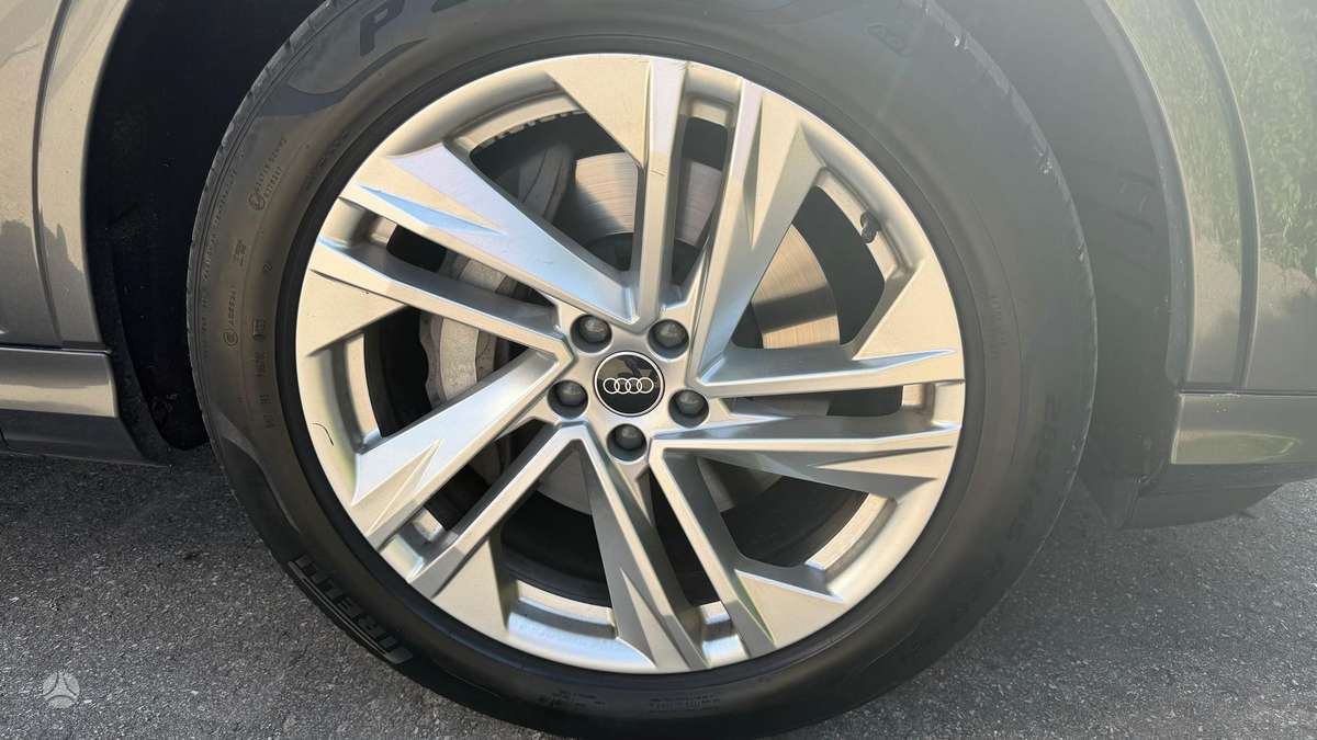 Audi Q7 - 11