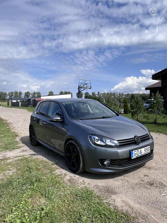 Volkswagen Golf - 2