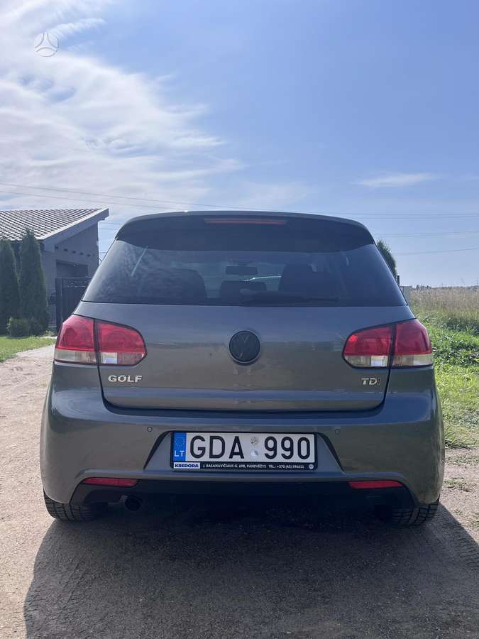 Volkswagen Golf - 5