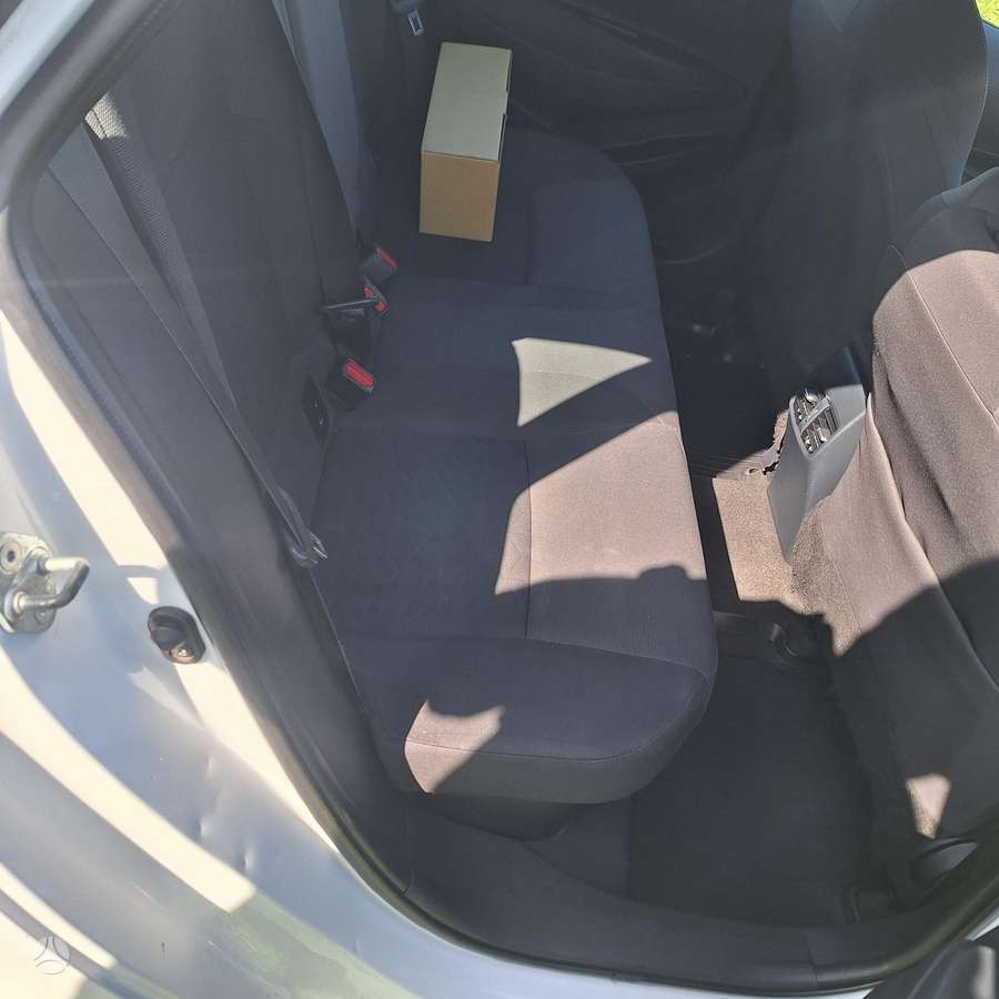 Toyota Corolla - 12