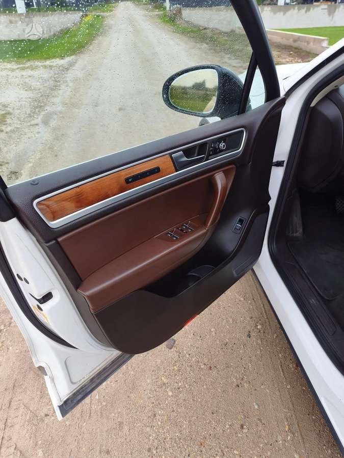 Volkswagen Touareg - 12