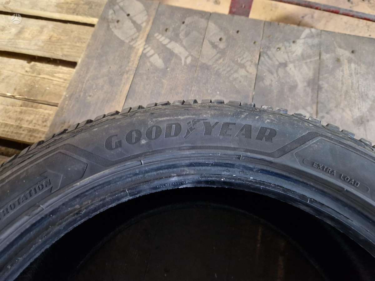 Goodyear UltraGrip Ice 3, žieminės 245/45 R18