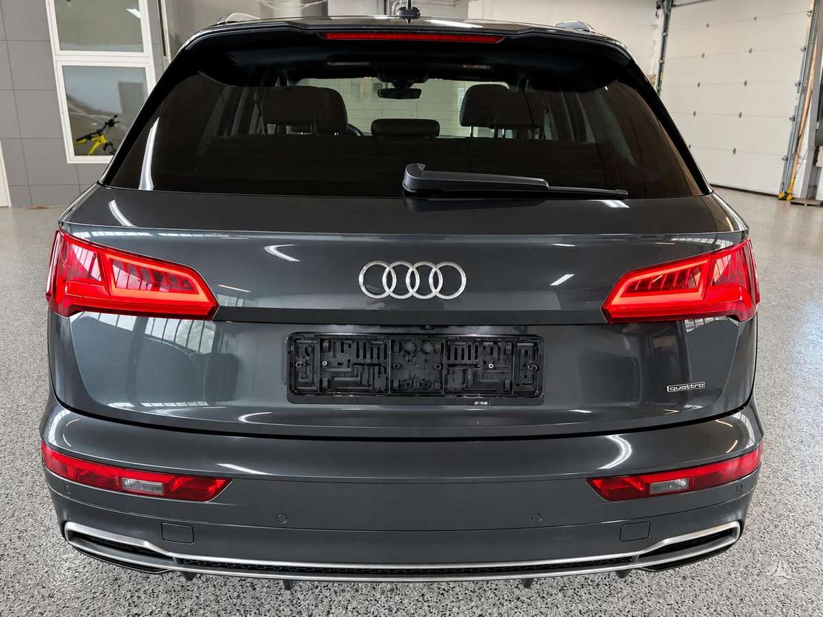 Audi Q5, 3.0 l., off-road / crossover