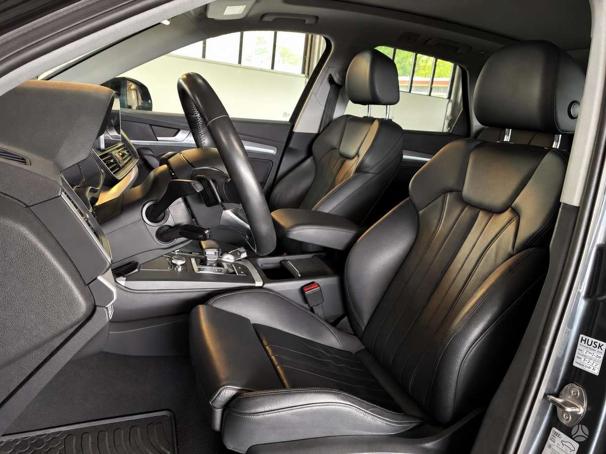 Audi Q5, 3.0 l., off-road / crossover
