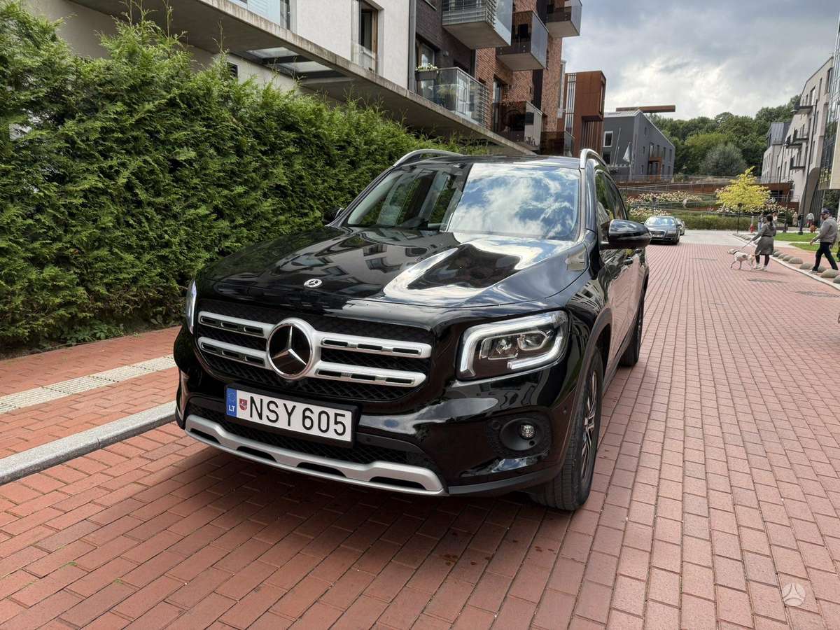 Mercedes-Benz GLB180 - 1