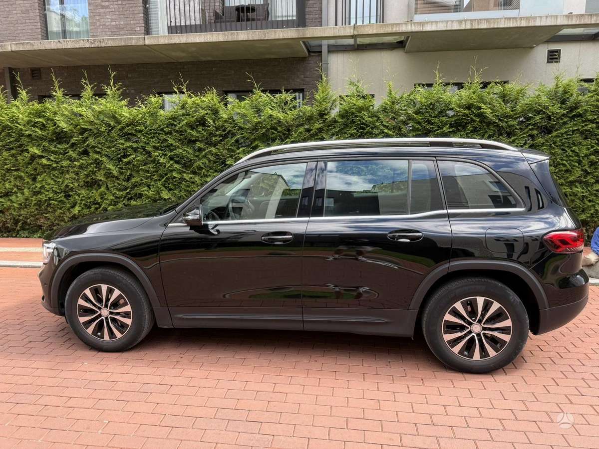Mercedes-Benz GLB180 - 3