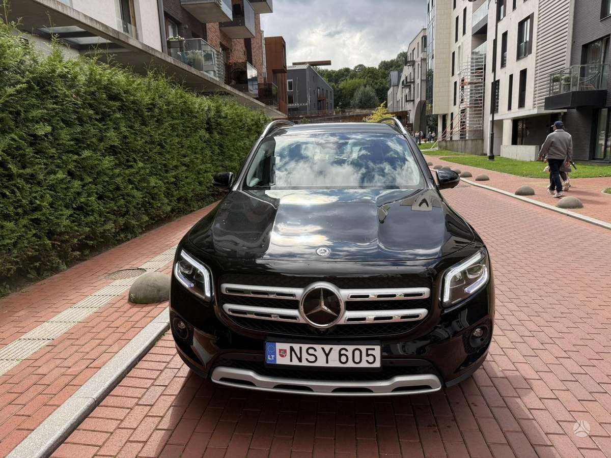 Mercedes-Benz GLB180 - 10