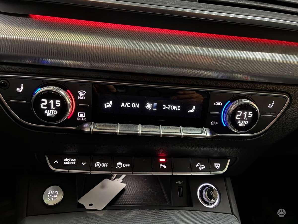Audi Q5, 3.0 l., off-road / crossover