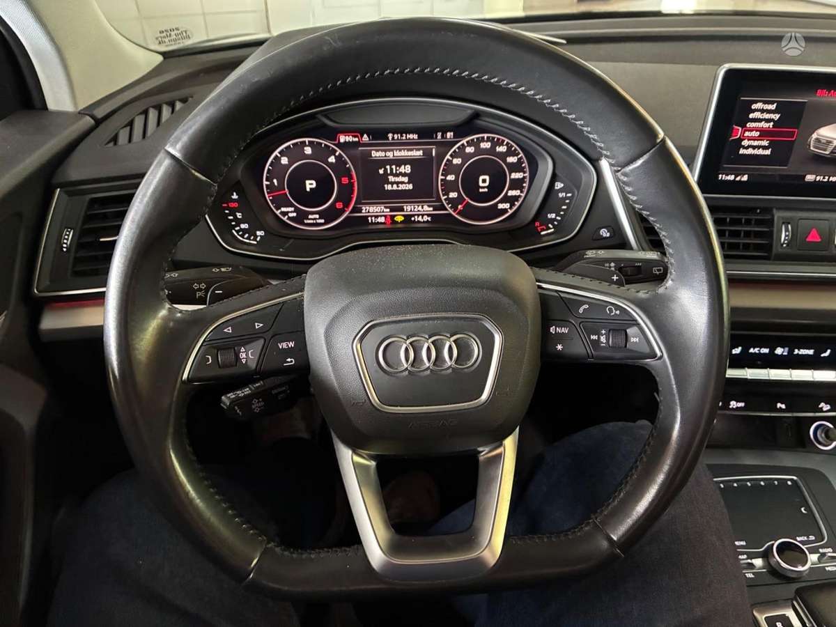 Audi Q5, 3.0 l., off-road / crossover