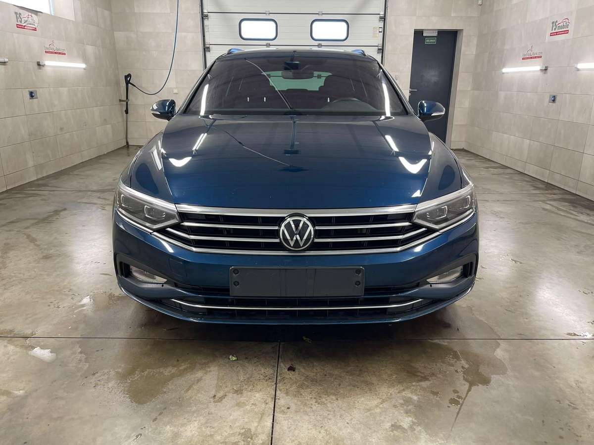 Volkswagen Passat - 2