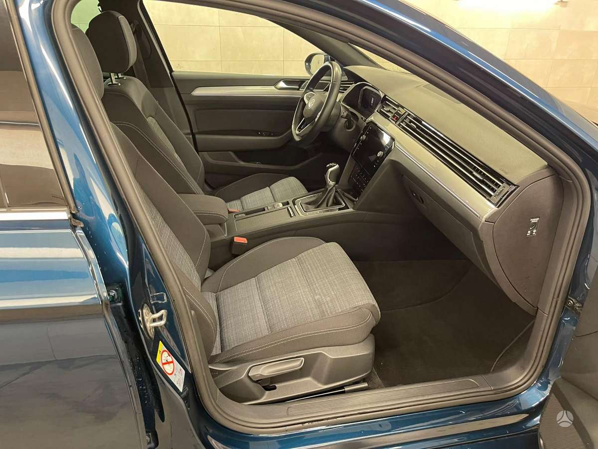 Volkswagen Passat - 9