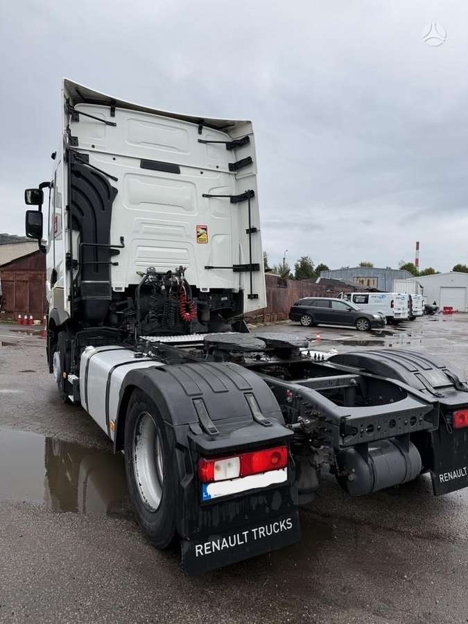 Renault T440 High cab, 2 miegamosios vietos