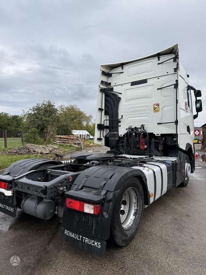 Renault T440 High cab, double sleeper