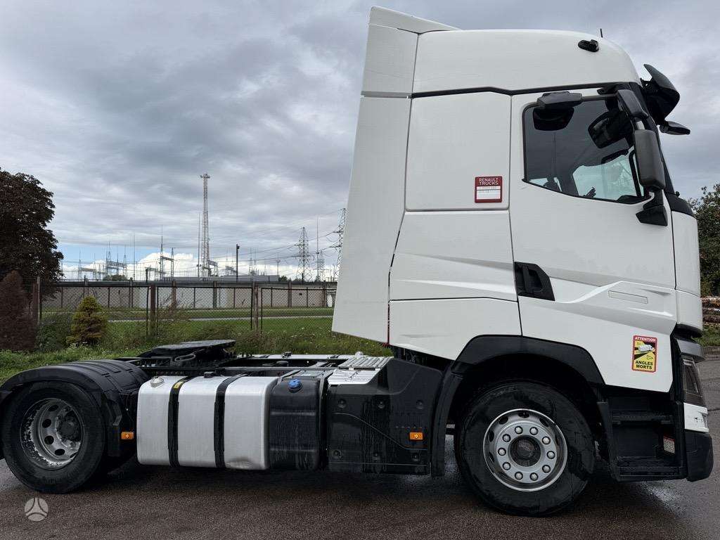 Renault T440 High cab, double sleeper