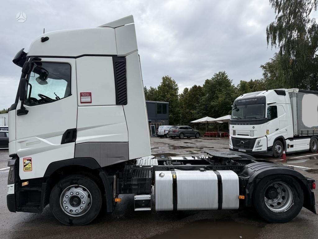 Renault T440 High cab, double sleeper