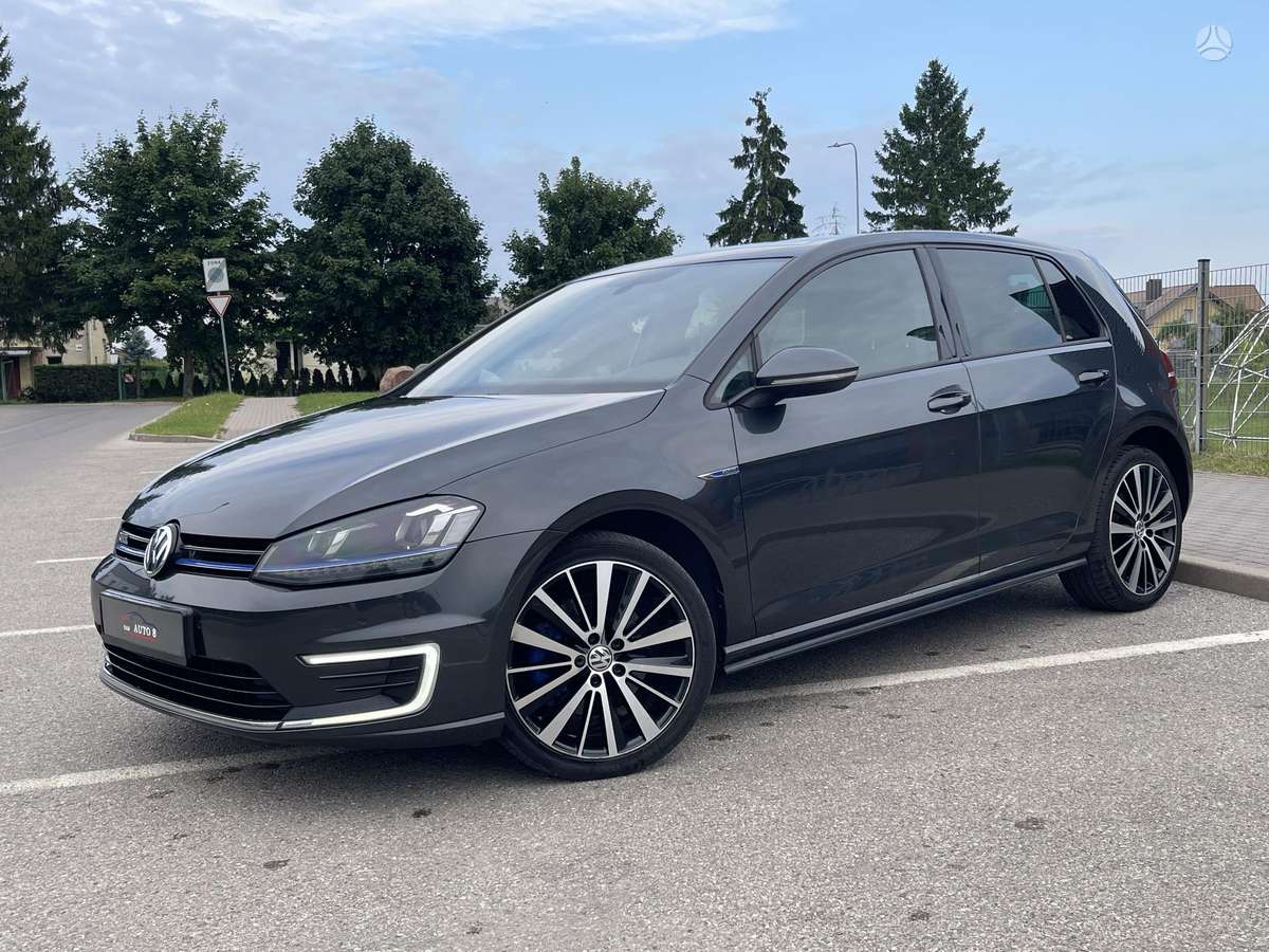 Volkswagen Golf - 10