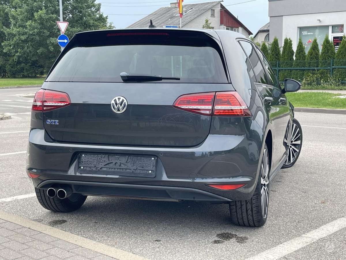 Volkswagen Golf - 11