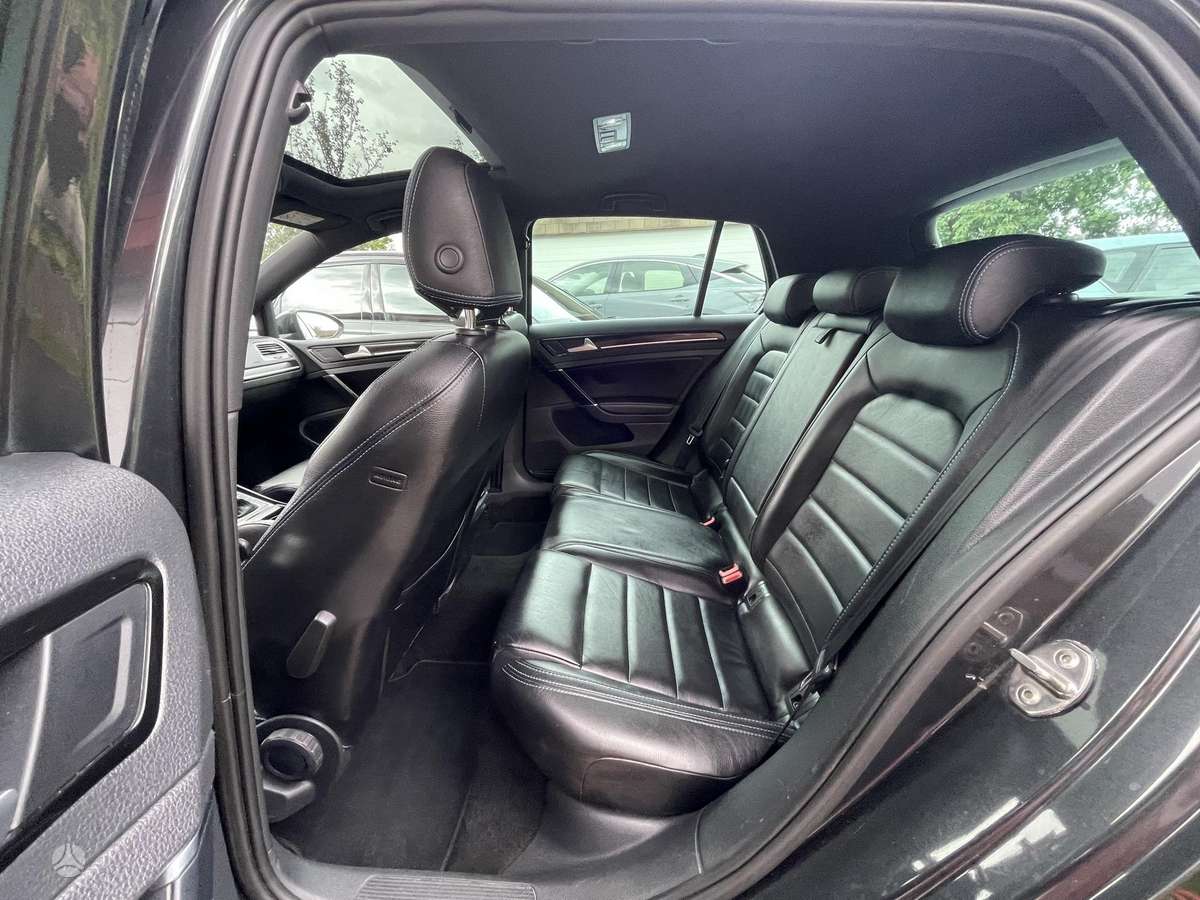 Volkswagen Golf - 5