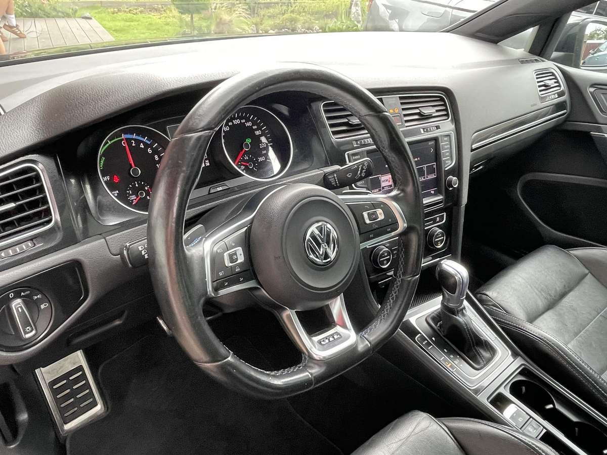 Volkswagen Golf - 3