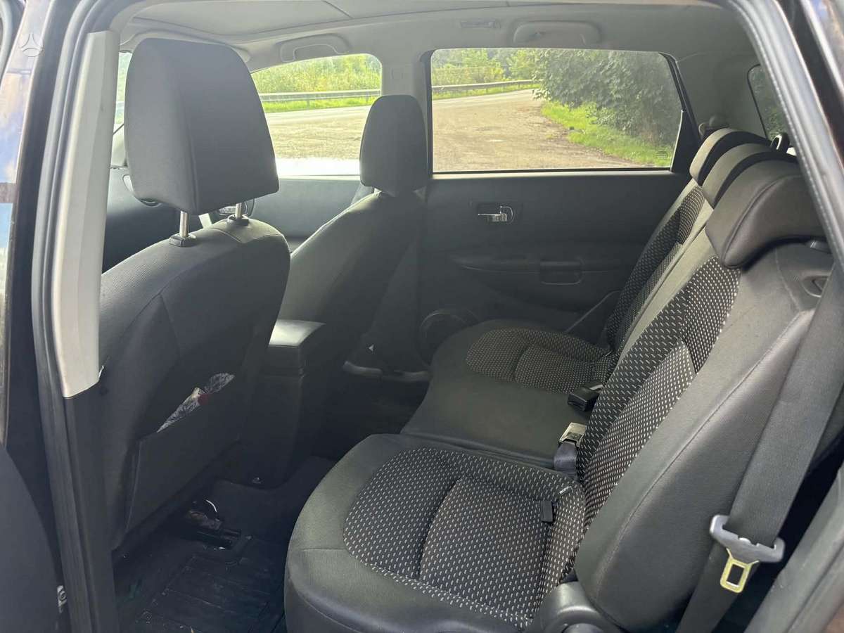 Nissan Qashqai+2 - 12
