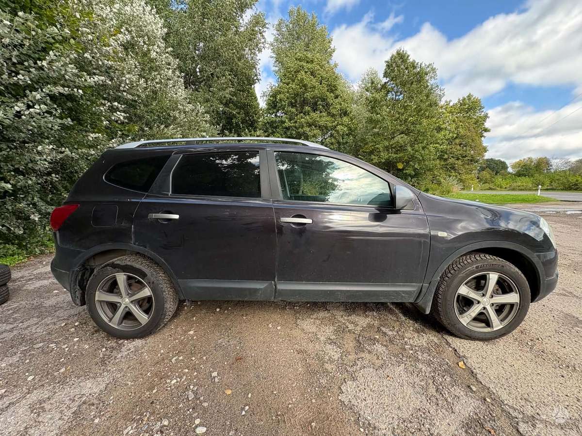 Nissan Qashqai+2 - 4
