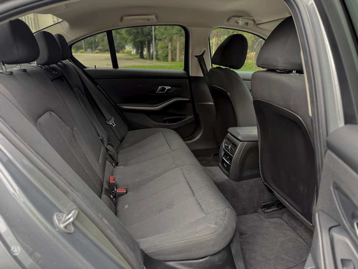 BMW 318, 2.0 l., Седан