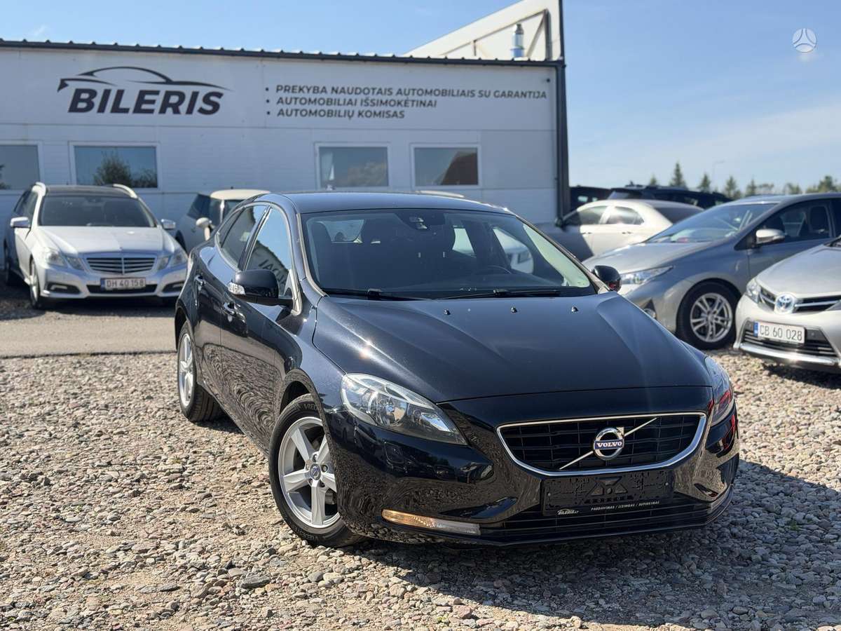 Volvo V40, 1.6 l., hatchback