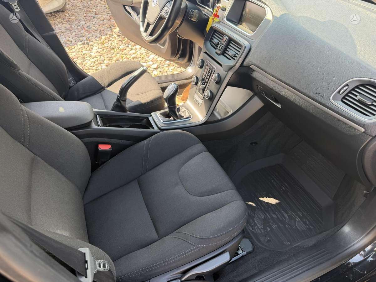Volvo V40, 1.6 l., Хэтчбек