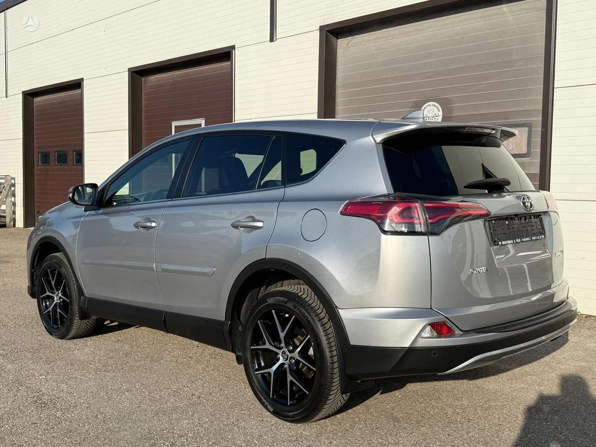Toyota RAV4 - 5