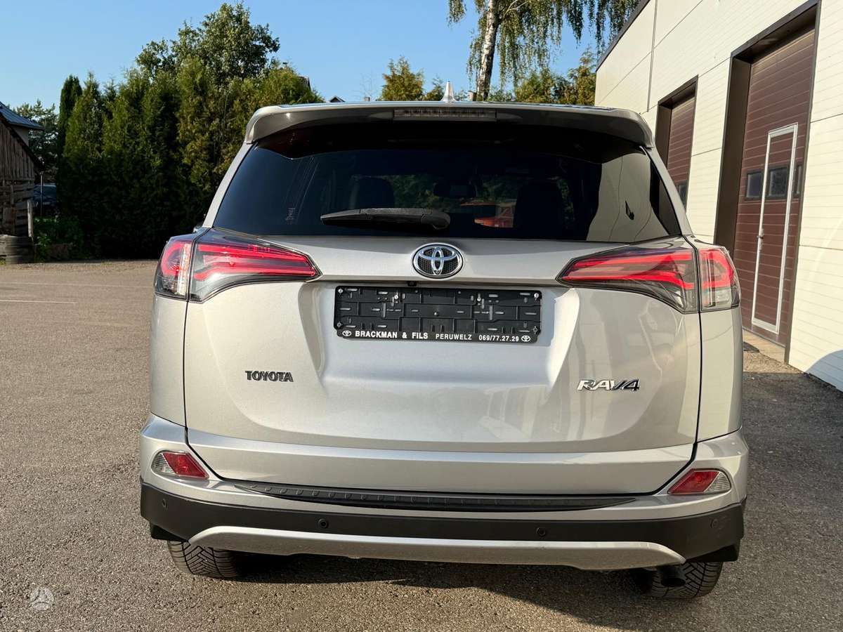 Toyota RAV4 - 10