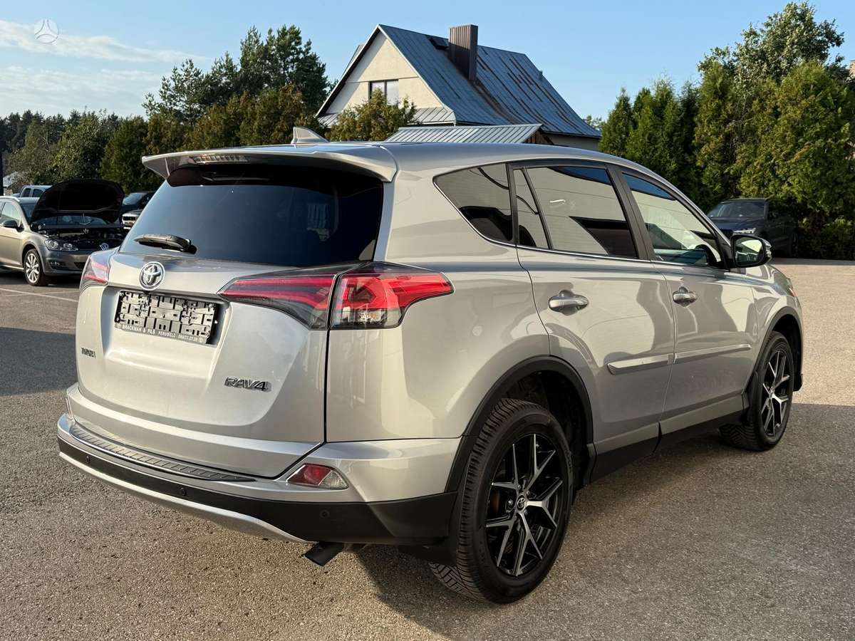 Toyota RAV4 - 6