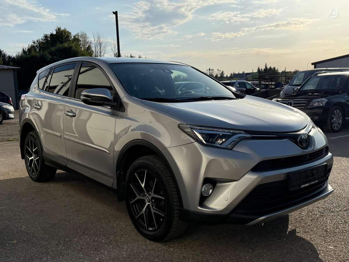 Toyota RAV4 - 8